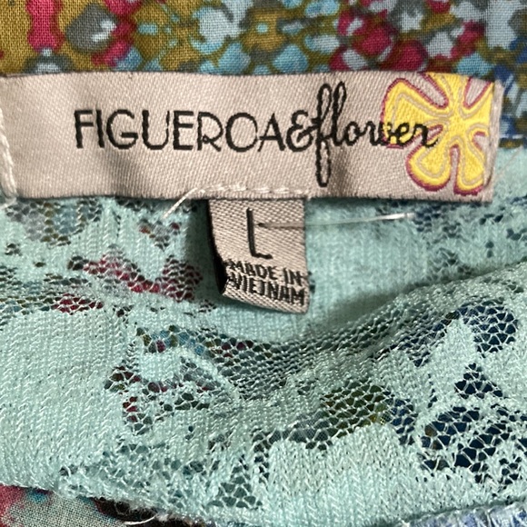 Figueroa & Flower Lace Top - Picture 2 of 9
